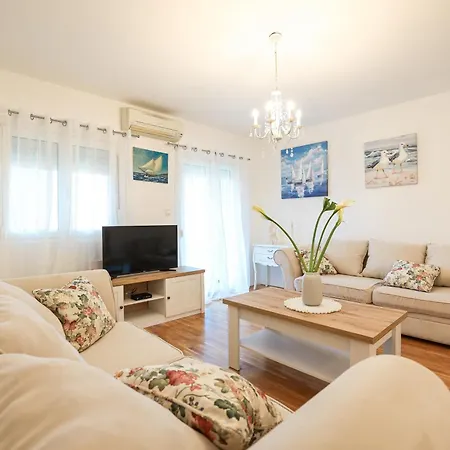 Two Bedroom Luka By Adex Travel 公寓